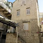Pinna Apartments Hvar