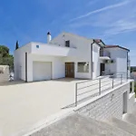 Villa Lucija