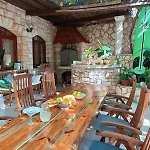 Villa Tania