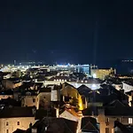 Violeta Hvar