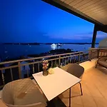 Top View Residence