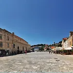 2 Bedroom Lovely Apartment In Hvar
