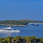 Villa Crystalsea 1 & 2 Infinity Heatedpool Seaview
