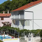 J & B Holiday House