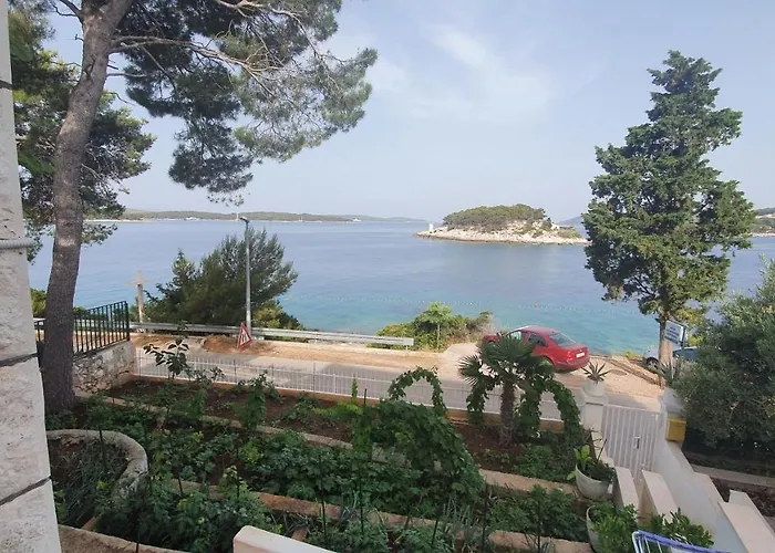 Shabby Chic Beach Cottage Hvar