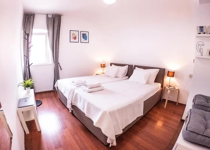 Pinna Apartments Hvar
