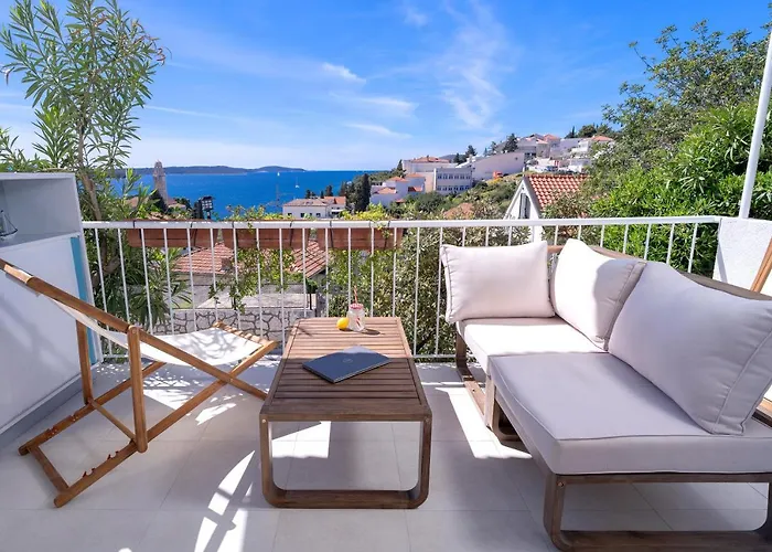 Awaken Gorgeous Sea View Apartment