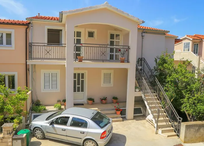 Apartments With A Parking Space Hvar - 11681
