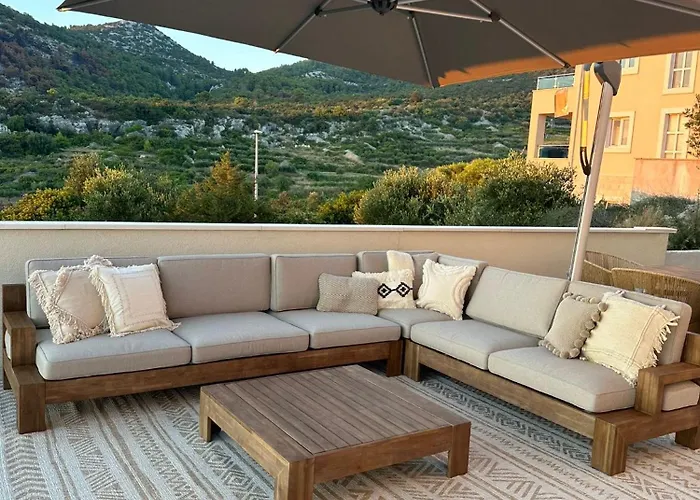 Malin Apartments