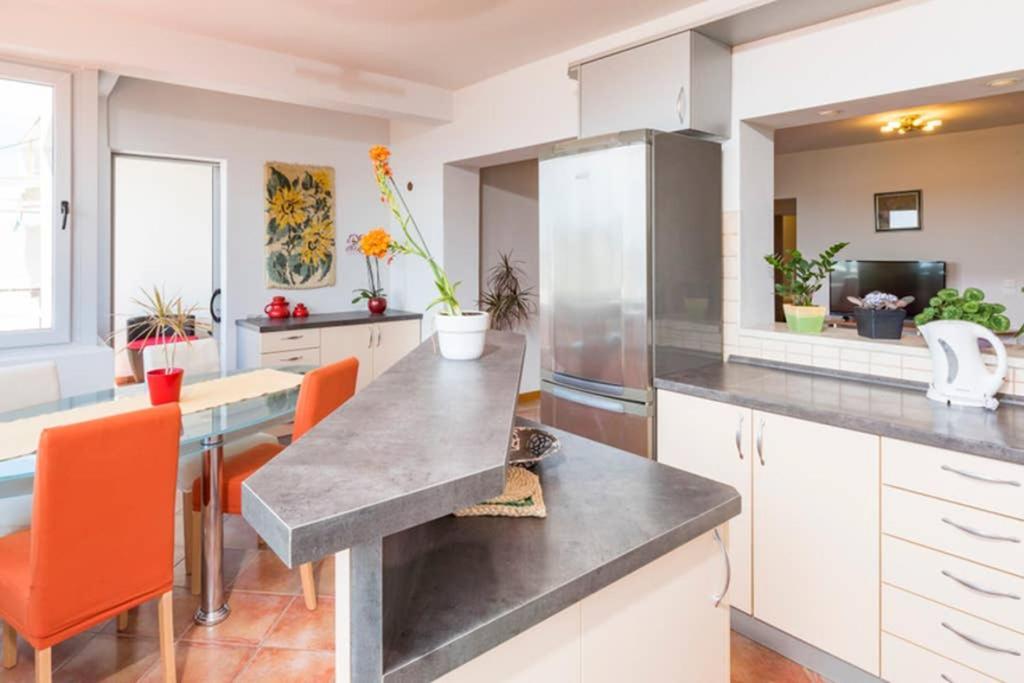 Jelka- Center Of Apartment Hvar Town