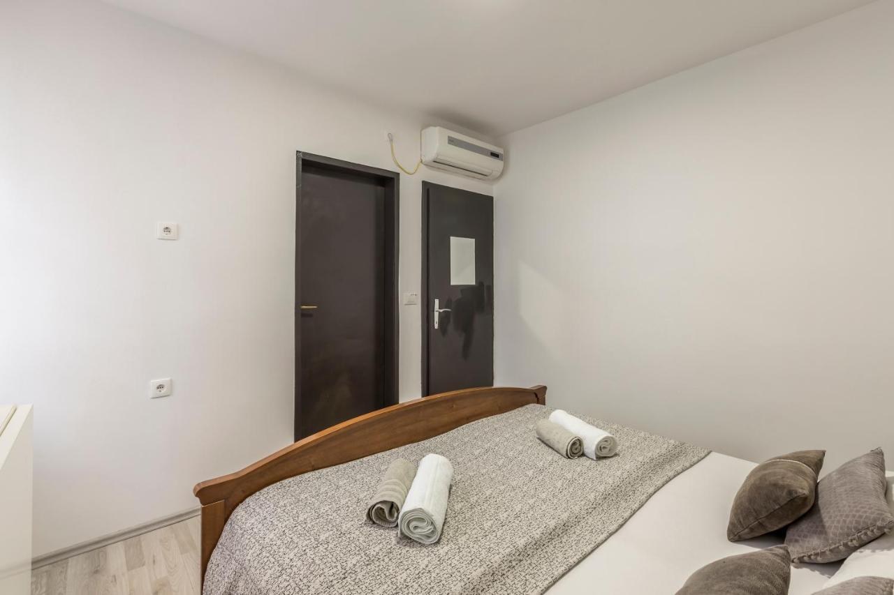 Hvar Out Apartment *