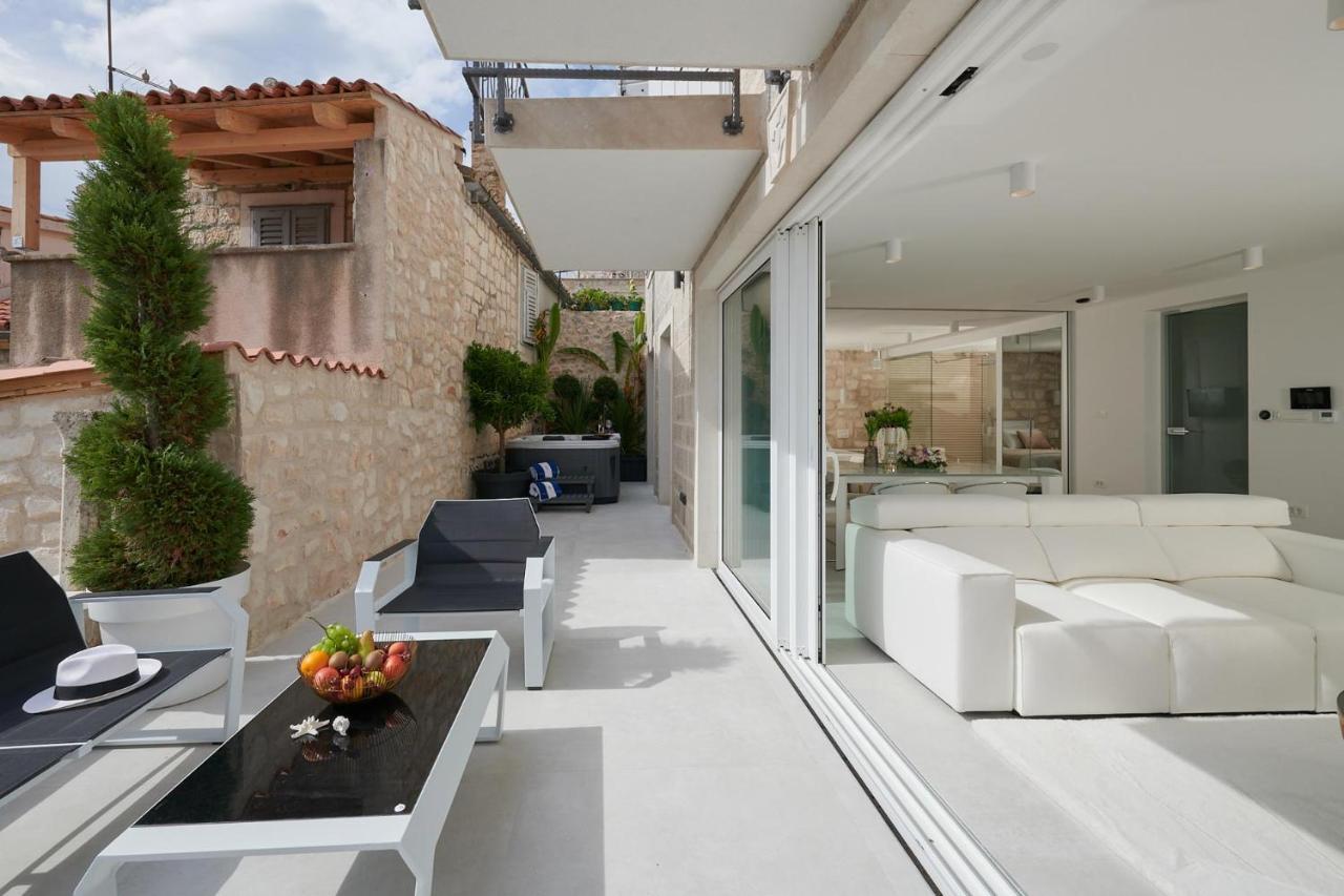 Hvar Majestic: Seaside Centre Retreat Villa Hvar Town