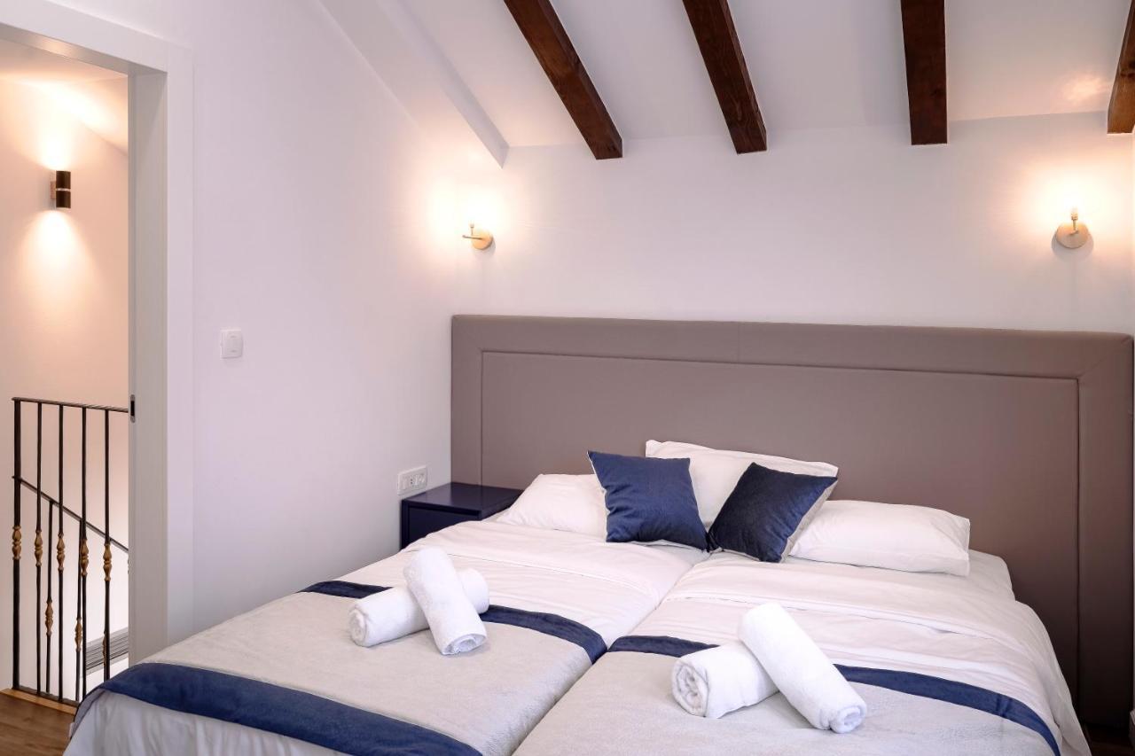 Downtown Escape - Hvar Hvar Town