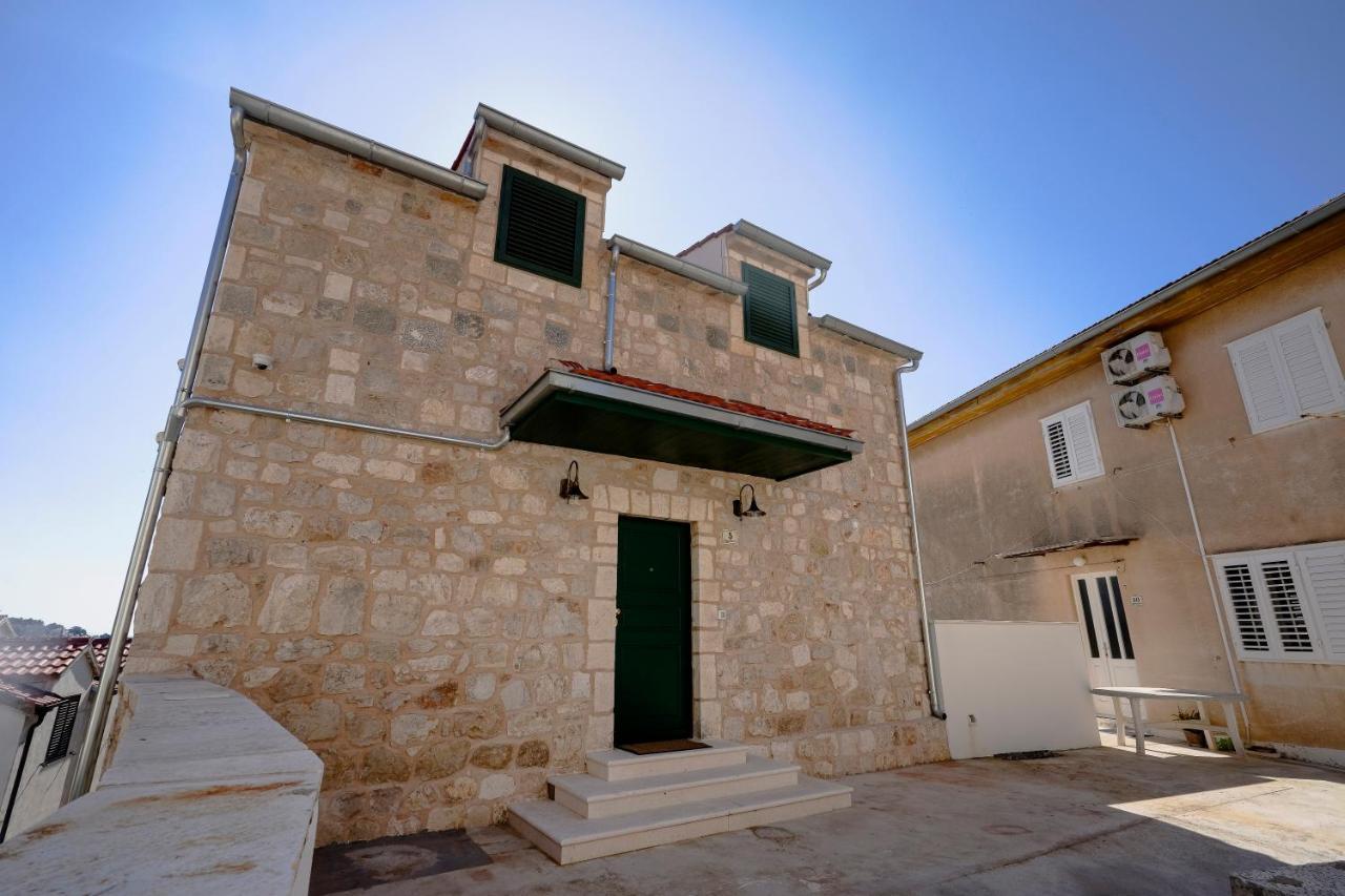 Downtown Escape - Hvar Apartman