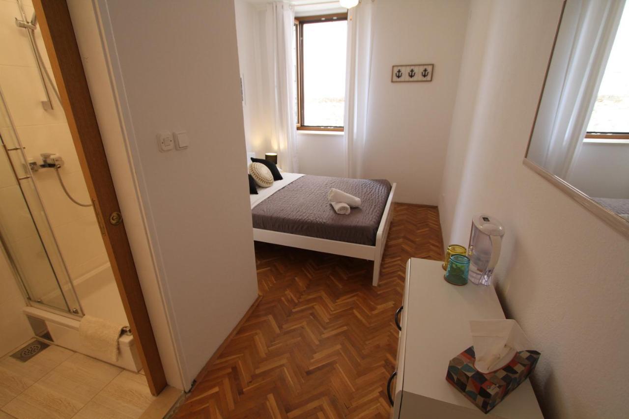 Palace De Lupis-guest House Gostinjska kuća
