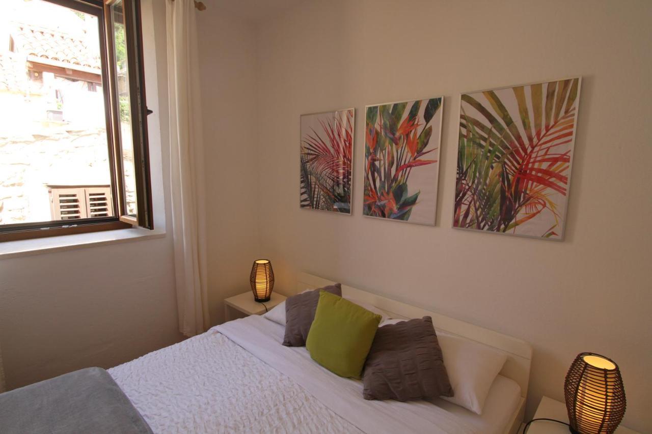 Palace De Lupis-guest House Hvar Town