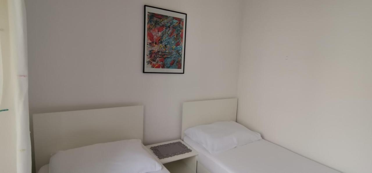 Albergue Luka's & Hvar Town