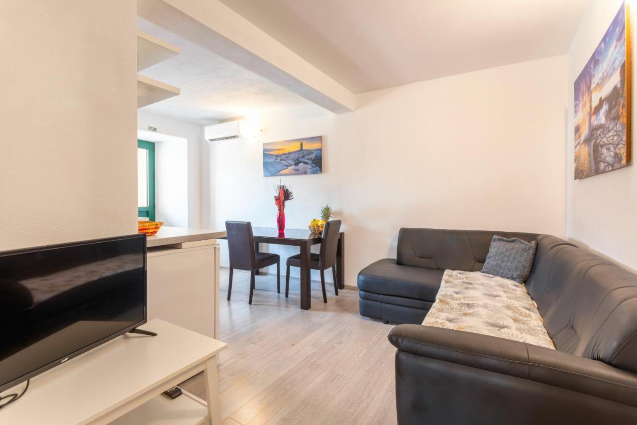 Apartment Ante