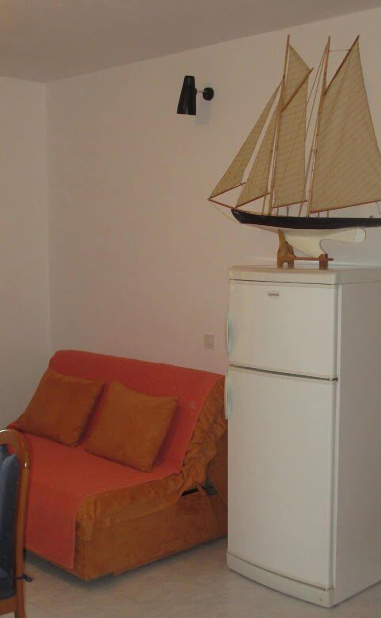 J & B Holiday House