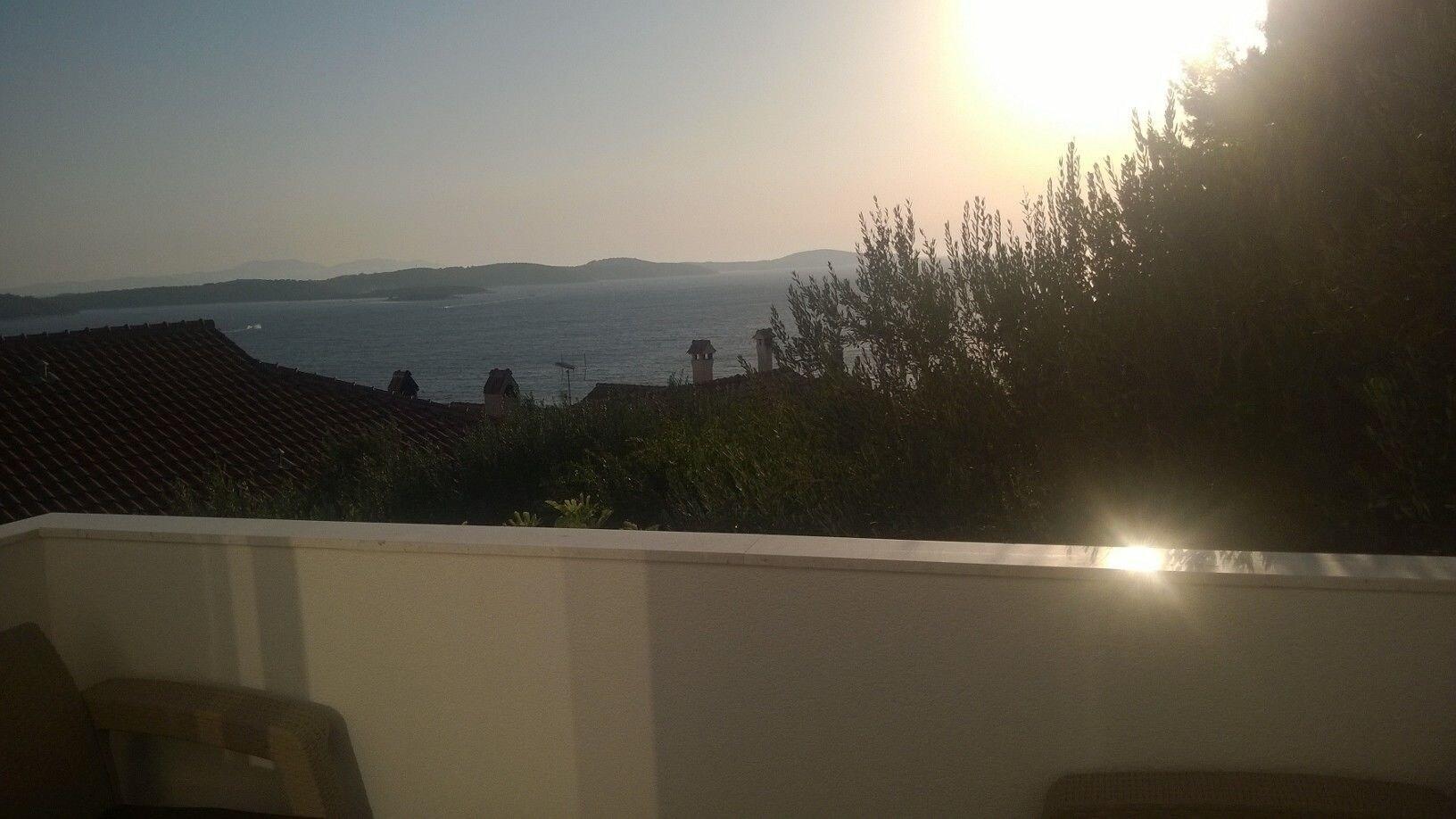 J & B Holiday House *