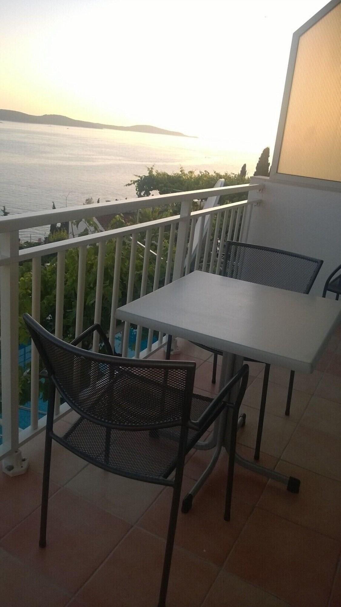 J & B Holiday House Apartment Hvar Town