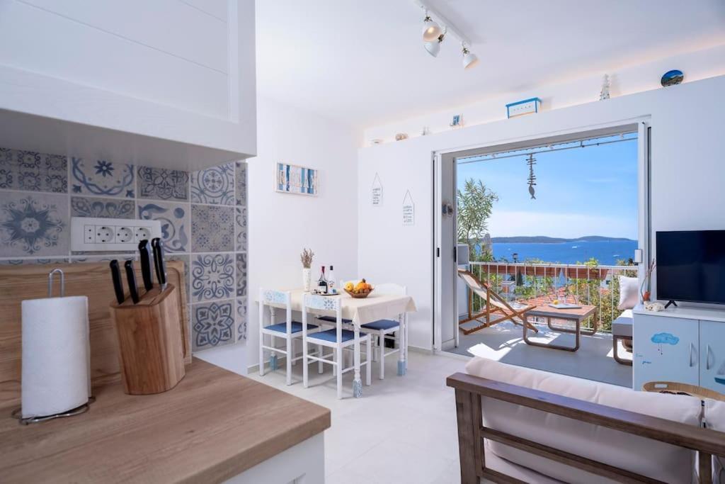 Awaken Gorgeous Sea View