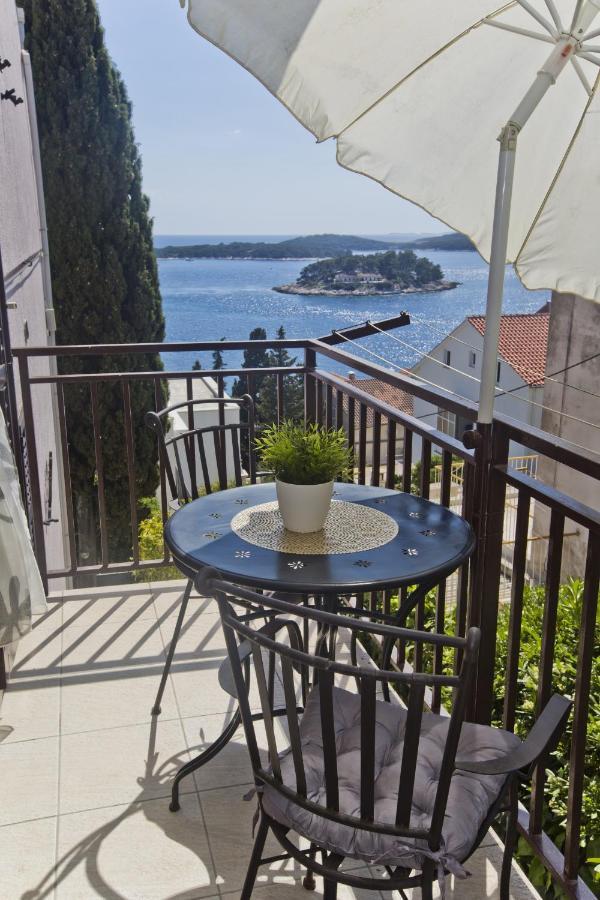 Apartment Milton Hvar *