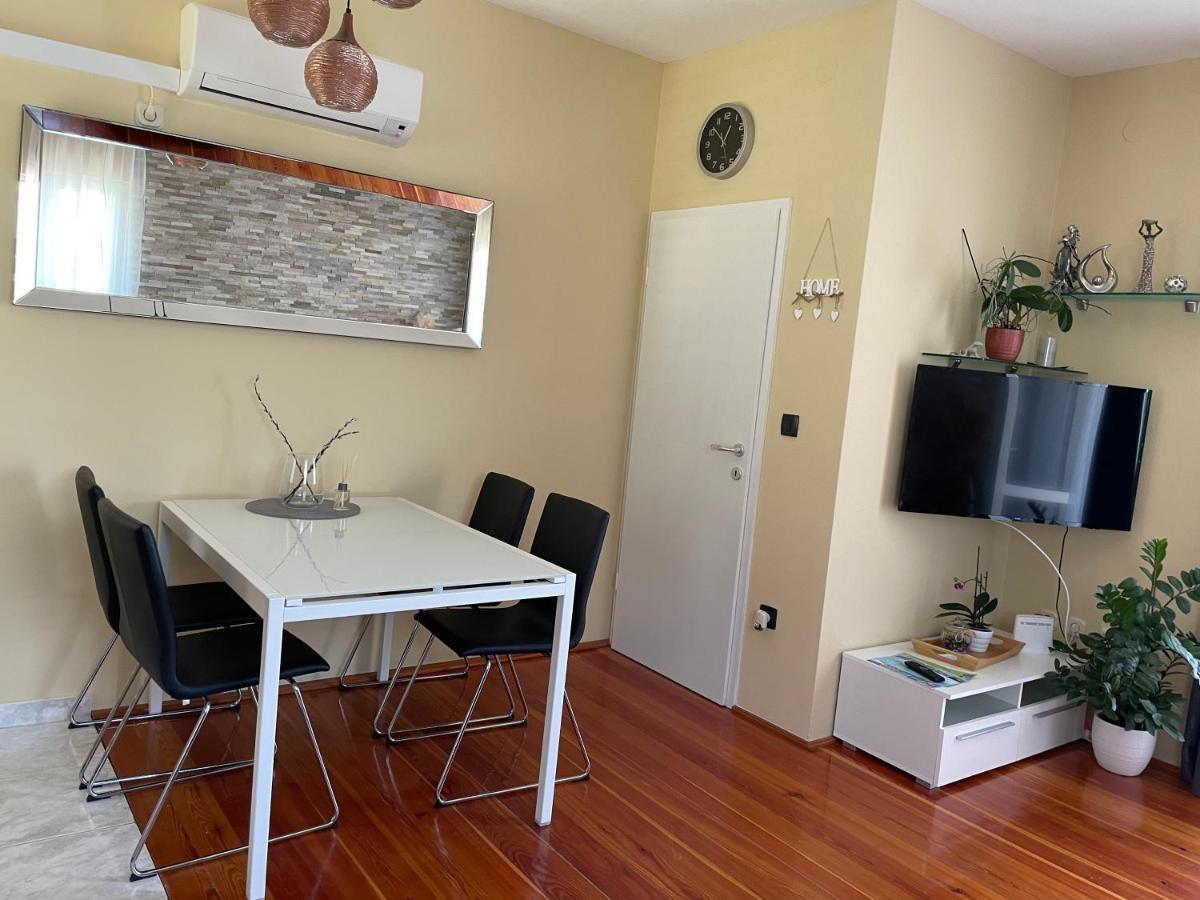 Apartment Dinka *