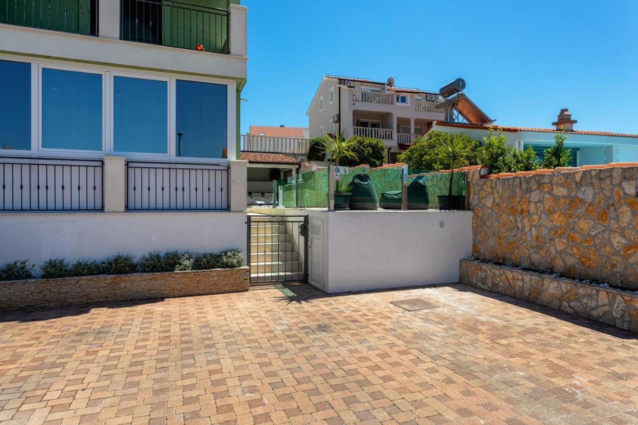 Apartman Amos With Private Pool