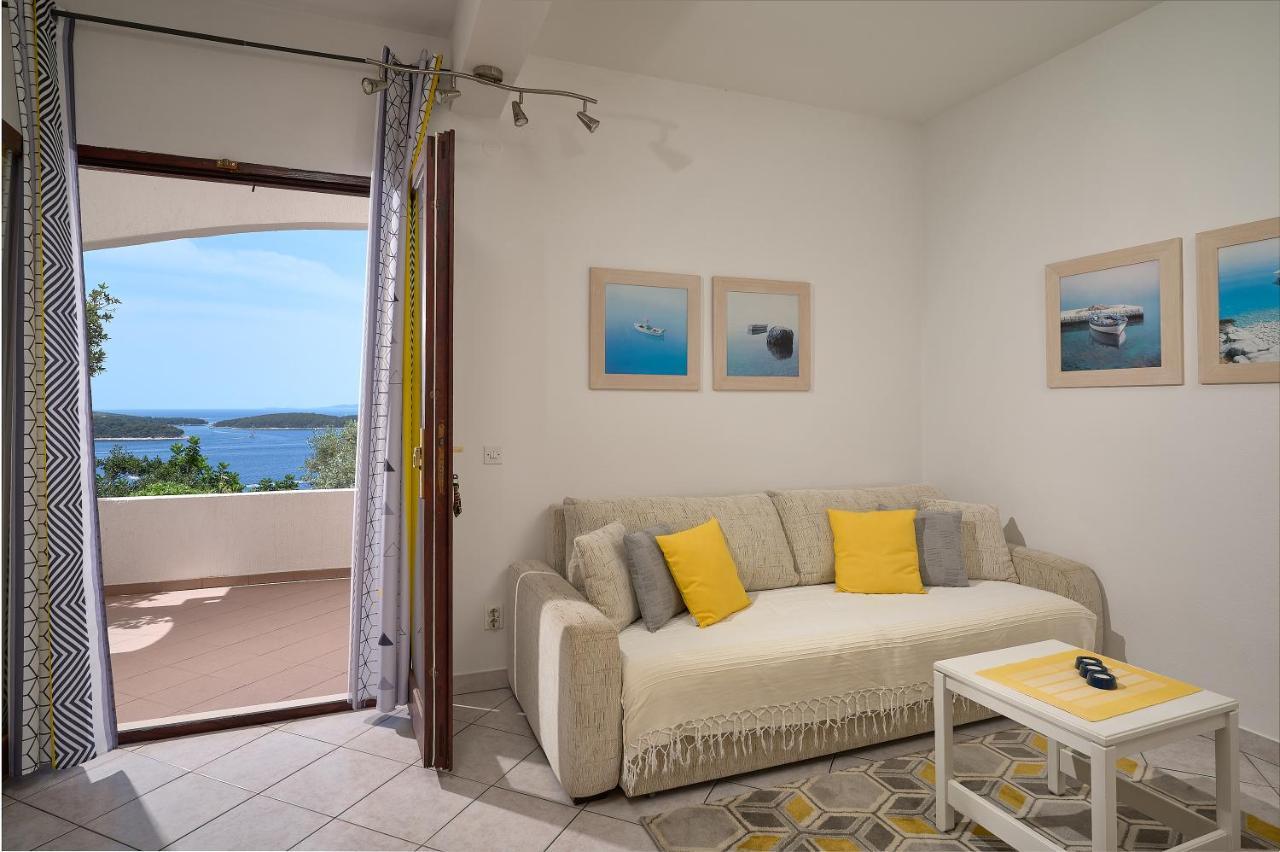 Tilla's House * Hvar Town