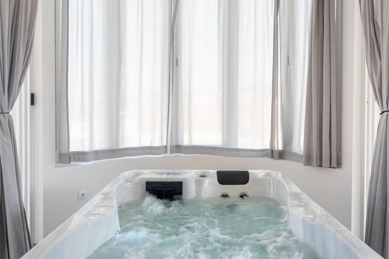 Hot Tub Sea View Apartment