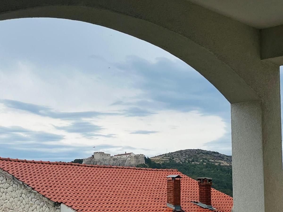 Tajnikov Apartment Hvar Town