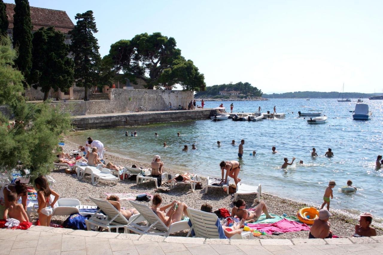 And With Parking Space Hvar - 8717 Guest house 3*