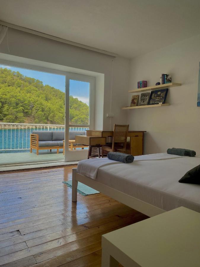 Apartment Robinson Crusoe Eco Bay Hvar Town