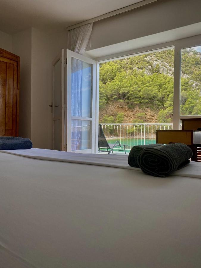 Robinson Crusoe Eco Bay *