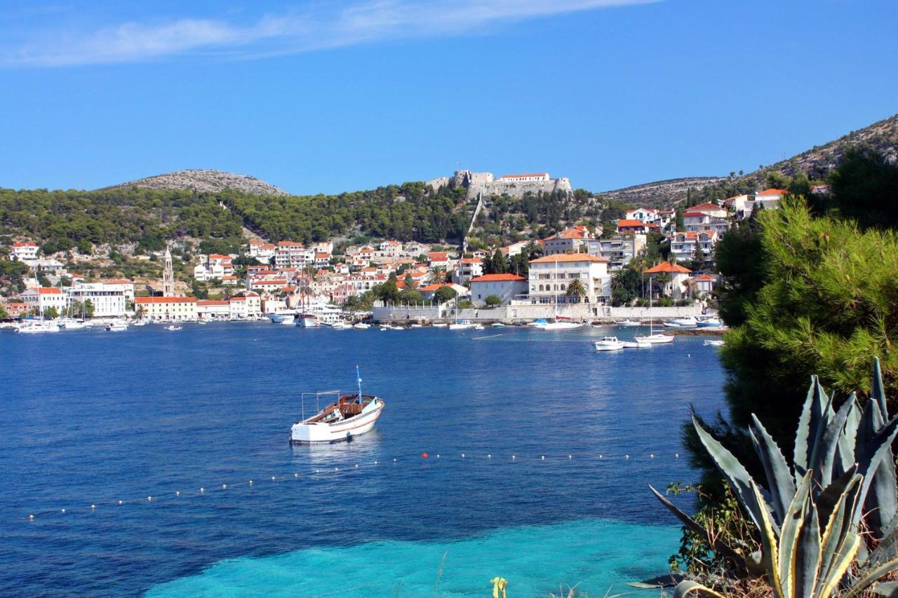 With A Parking Space Hvar - 11681 Apartamento Hvar Town