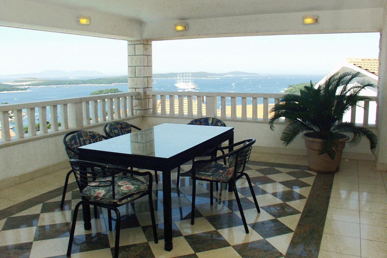 Apartment With A Parking Space Hvar - 4637