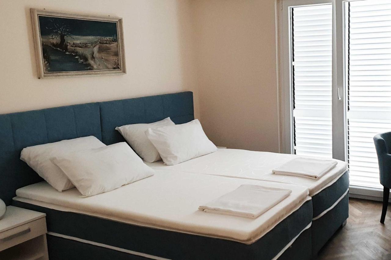 Guest house And With Parking Space Hvar - 15378 Hvar Town