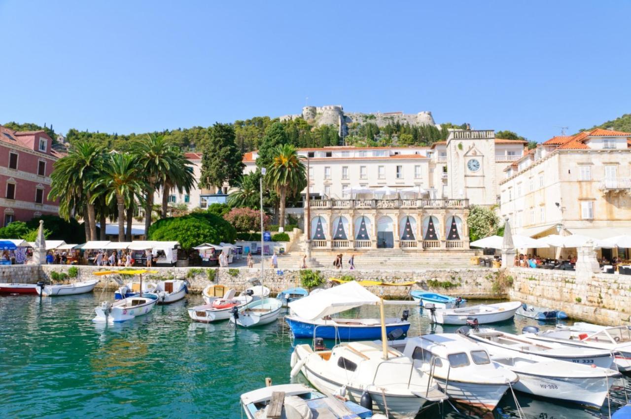 In With Sea View, Terrace, Air Conditioning, Wifi 3615-2 Hvar Town