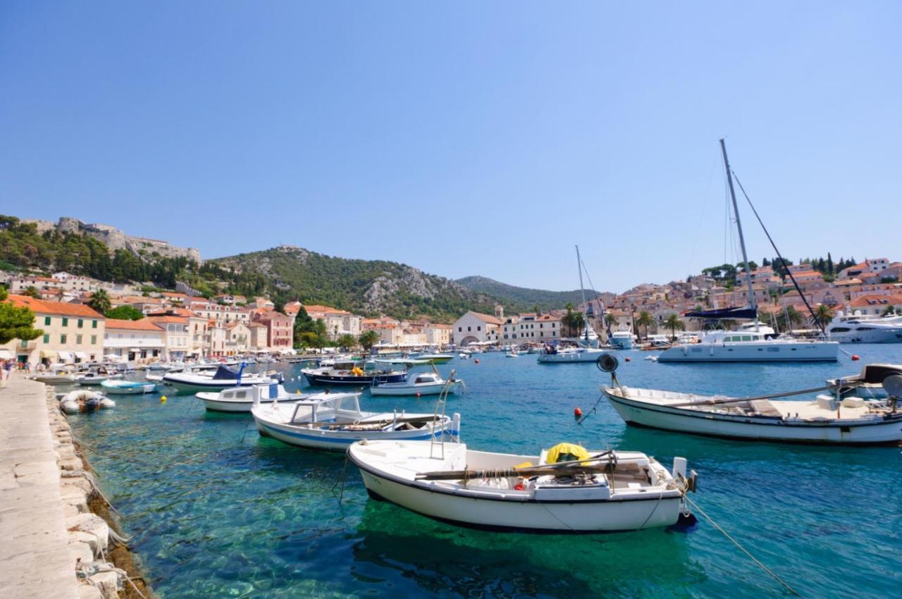 Apartment In With Sea View, Terrace, Air Conditioning, Wifi 3615-2 Hvar Town