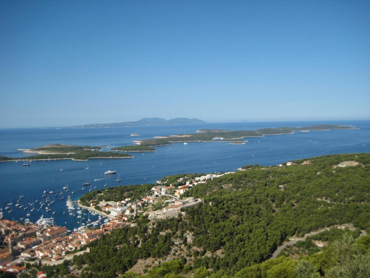 Hana's Eyes * Hvar Town
