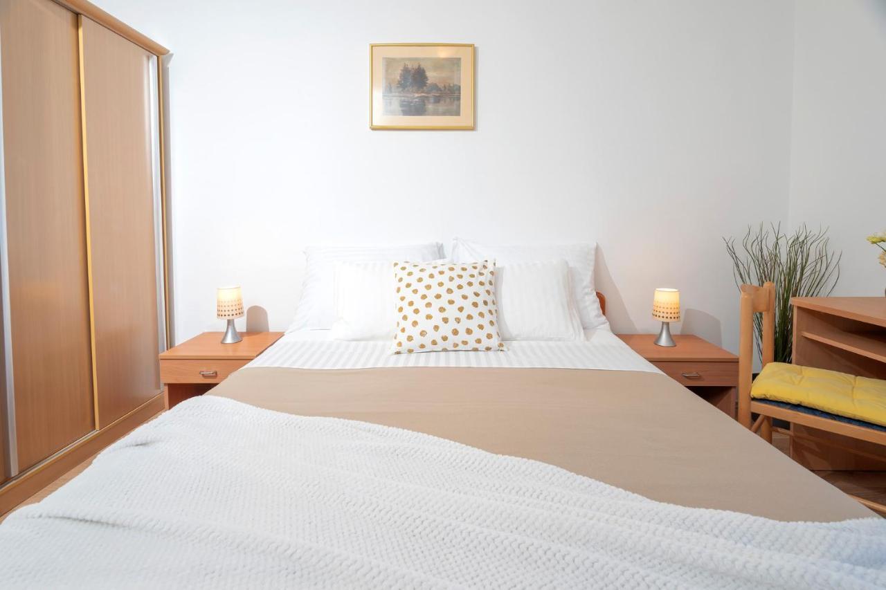 Novak - Zf Hvar Guest house