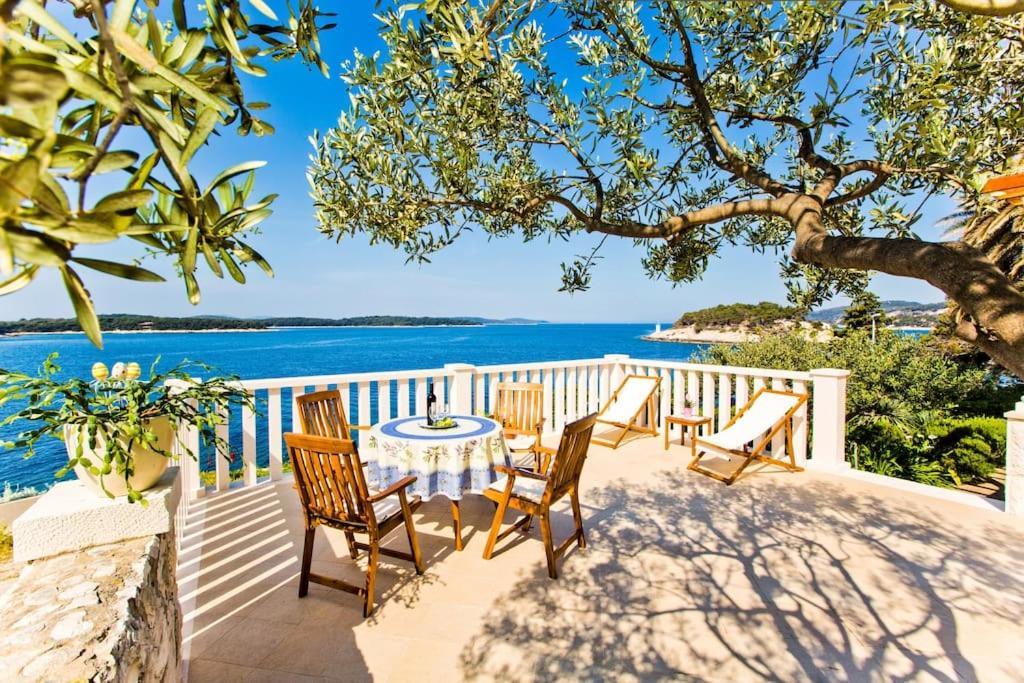 Porthos Hvar Town