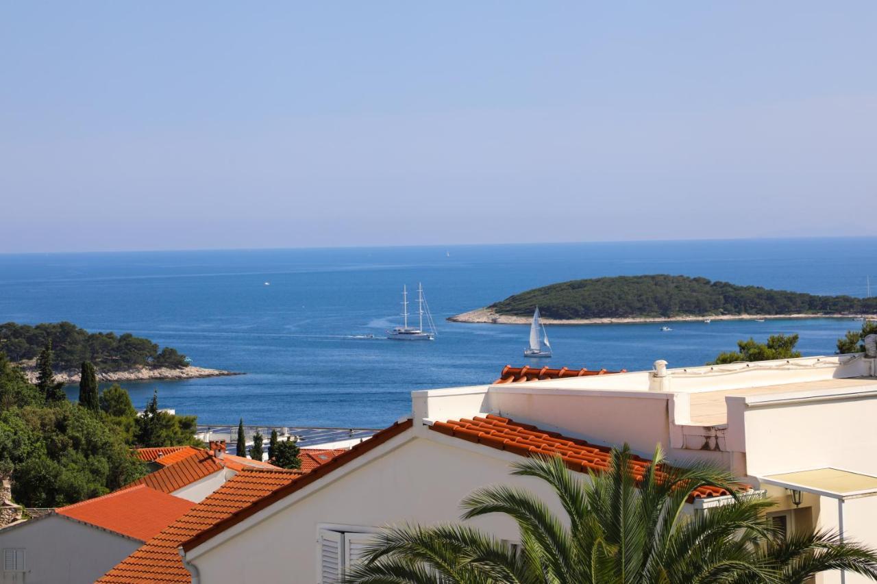 Stella Maris, Hvar - Rooms With A Balcony And A Stunning Sea View Guest house