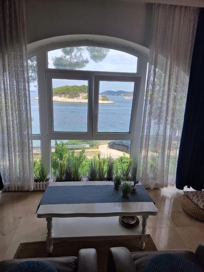 Shabby Chic Hvar Apartment