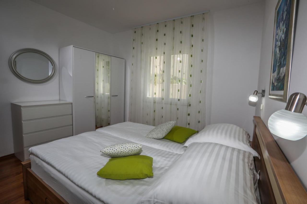 Plazibat Apartment *