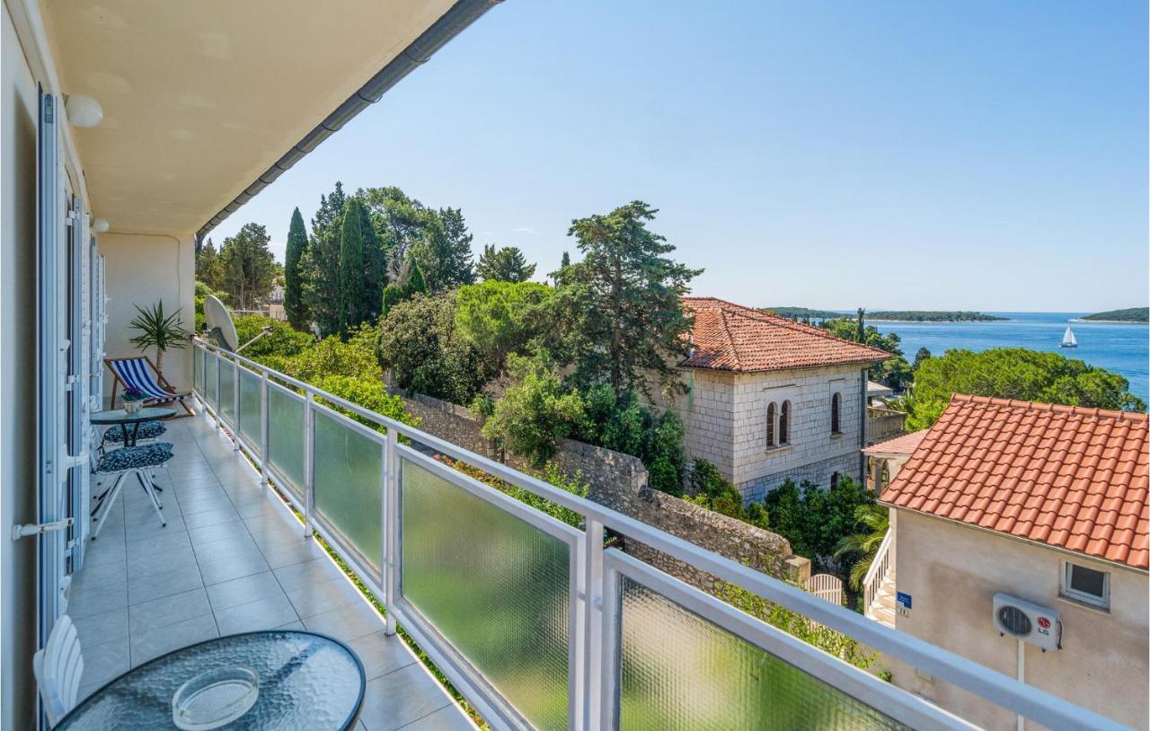 Apartment Two-bedroom With Sea View 03 *