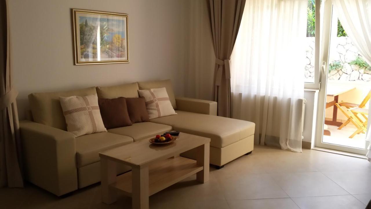 Jani Apartment *