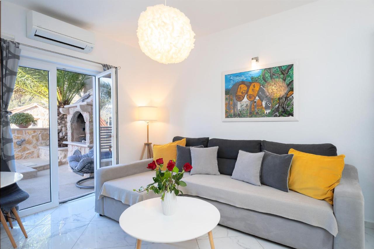Capitis In The Center Apartment *