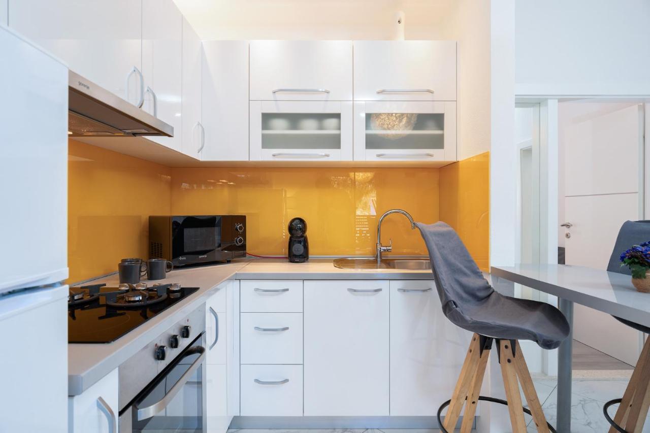 Capitis In The Center Apartment
